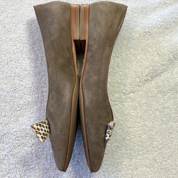 Sarah Flint Lana flats in taupe suede - Picture 6 of 11